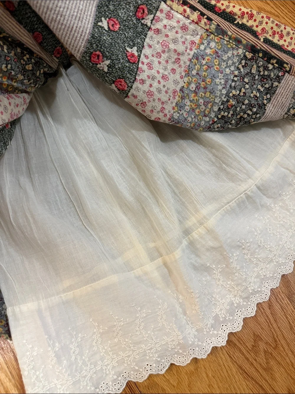 Cawaii Boho Patchwork Floral Mini Skirt with Lace Hem - Picture 4 of 7